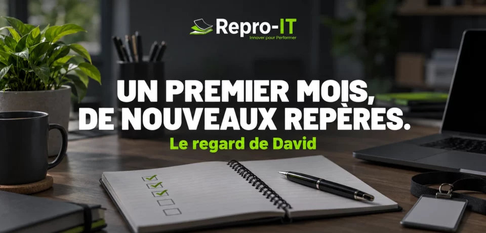 Carnet de suivi sur un bureau : illustration du premier mois de David chez IT & You.