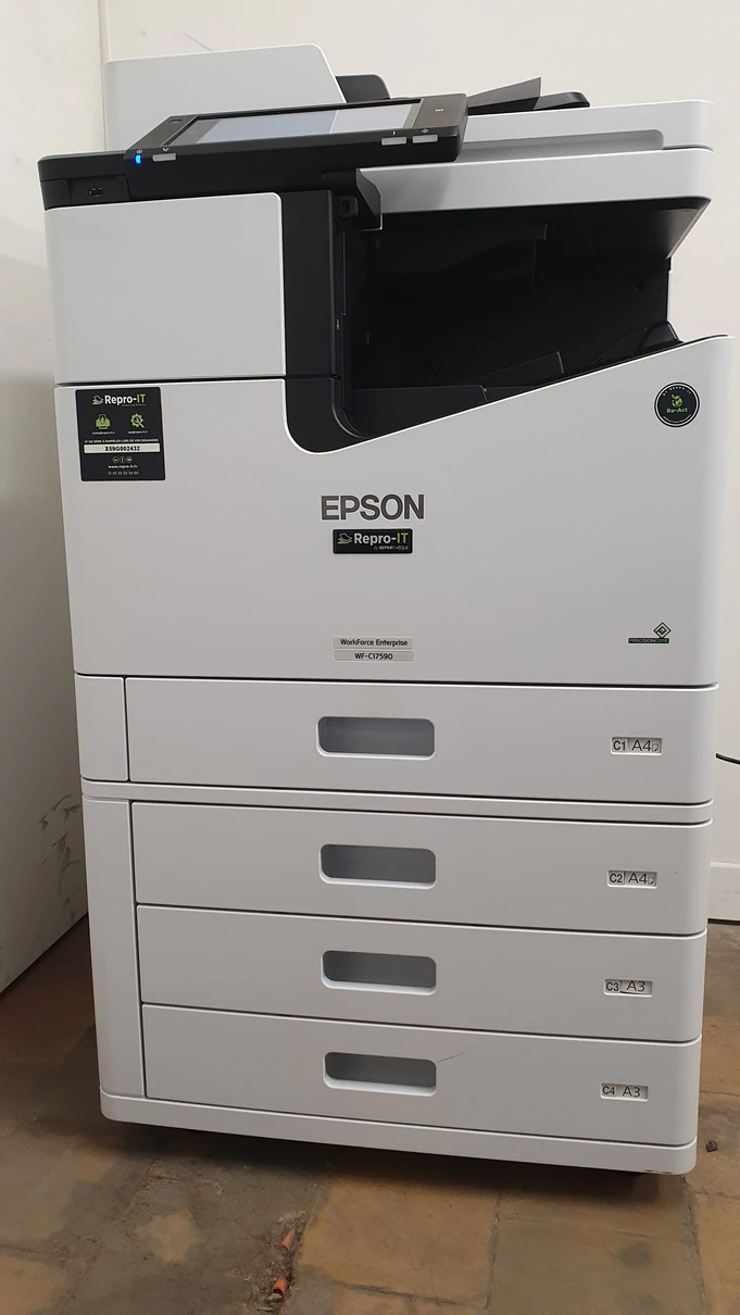 Multifonction Epson WF-C17590D4TWF photographié pour l’édition Re-Act de juin 2024
